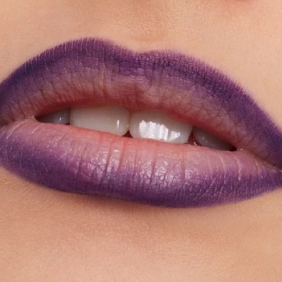 ✏️ GRAPE EXPECTATIONS a MAC LIP PENCIL $25 **NEW IN THE BOX. - Picture 5 of 13